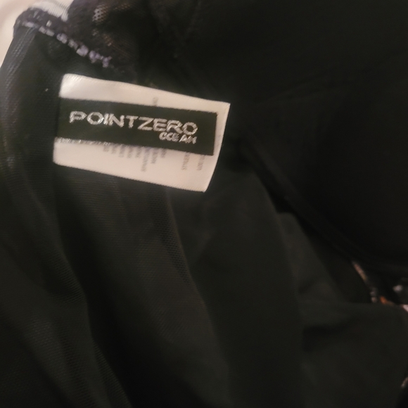 Point Zero Red and Grey Floral Print Swim Dress 14 - Picture 6 of 6